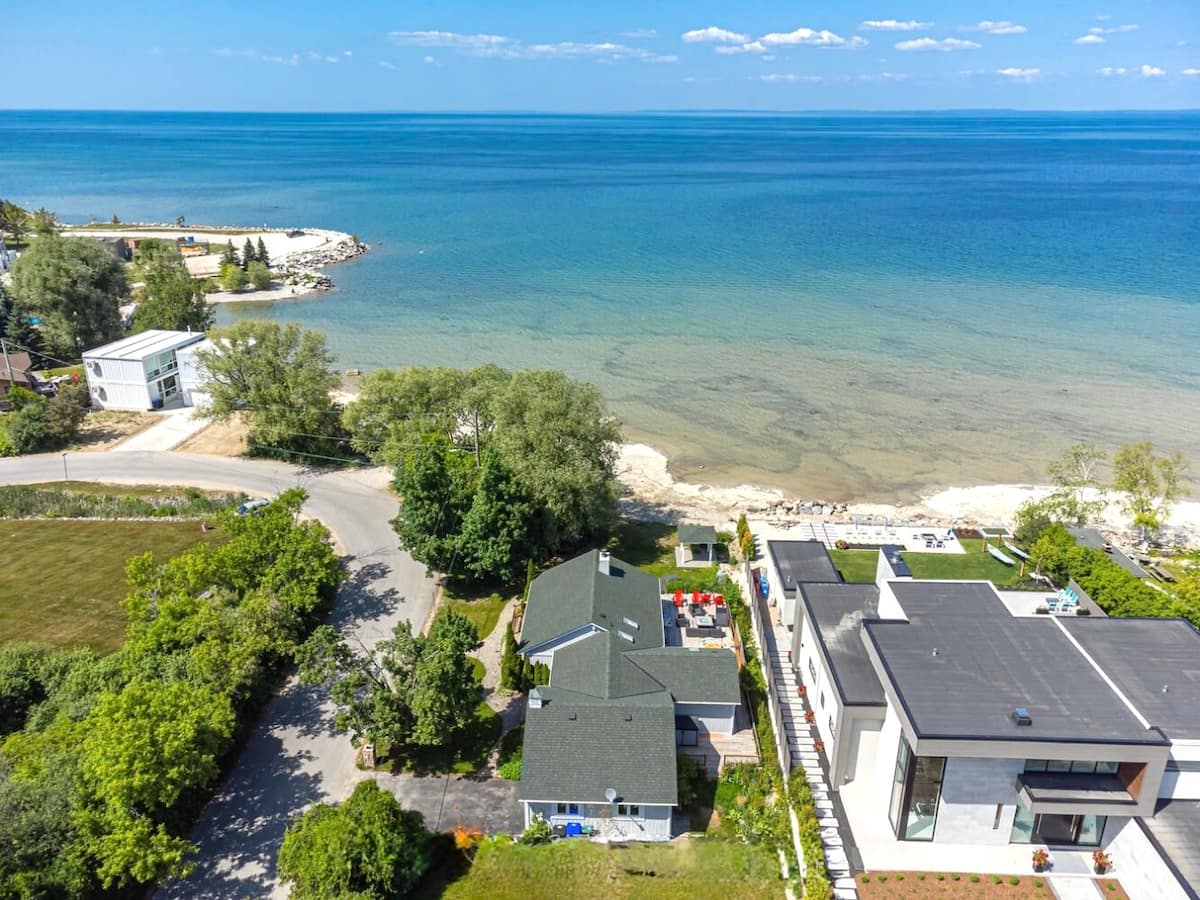 Collingwood Waterfront Retreat on the shores of Georgian Bay